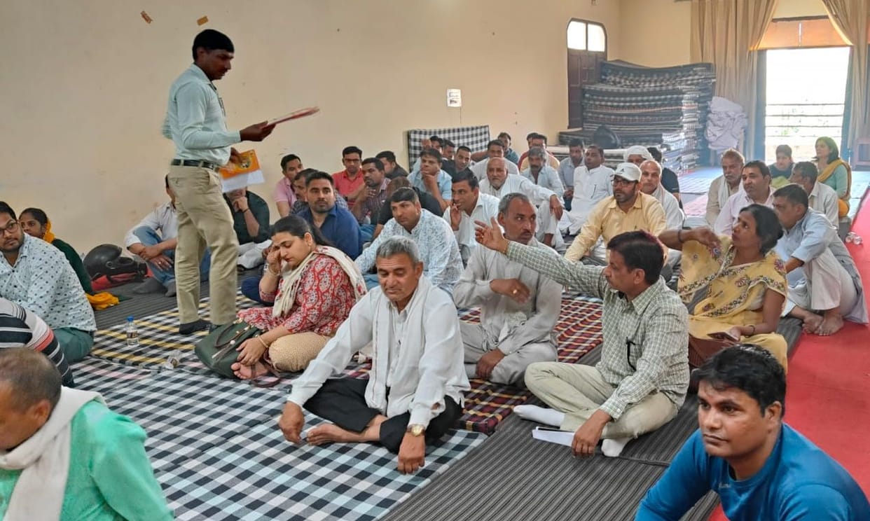 Employees demanded to make Viva card
