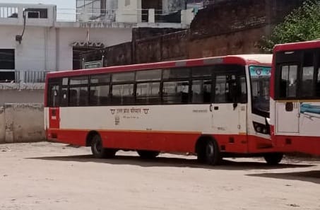 bus conductor extorted money from 21 passengers by giving fake tickets In Etah ASDM investigation revealed