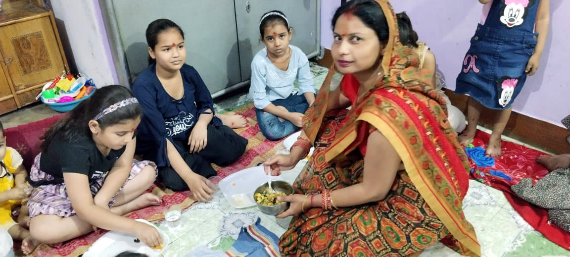 Kanya feast was organized after worshiping Maa Siddidatri.