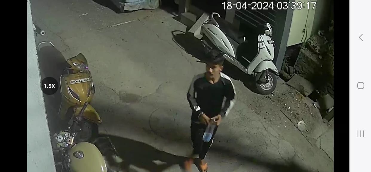 ujjain news Thieves Came To Pick Up Bullet, Failed To Do So, Took Petrol With them