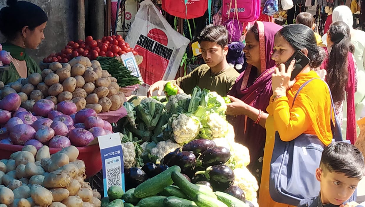 Prices of vegetables started touching the sky, Ladyfinger scored a century