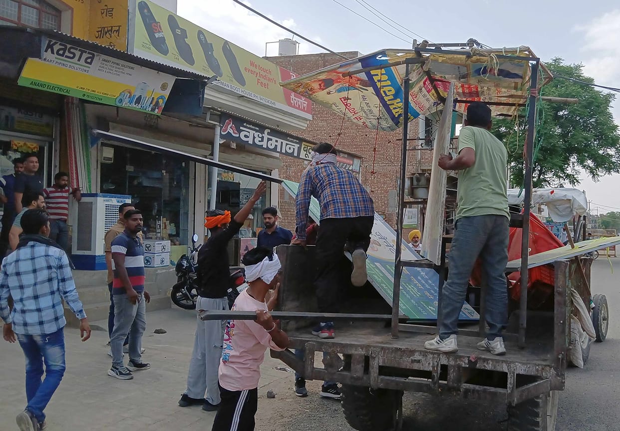 Municipality seized goods by running 'remove encroachment' campaign