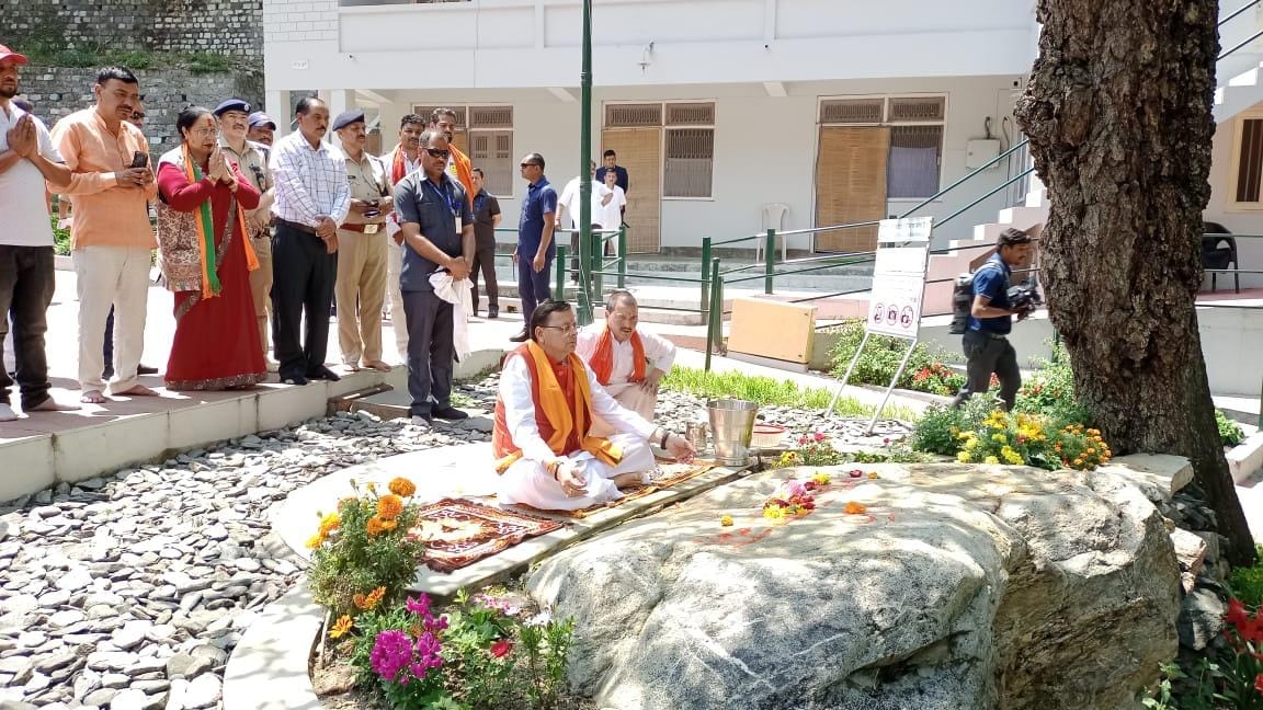Baba has always given us strength and blessings: CM Dhami