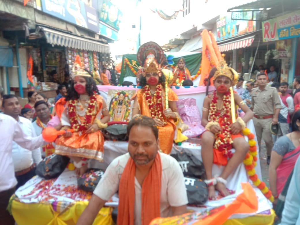 The procession was welcomed by showering flowers at various places.