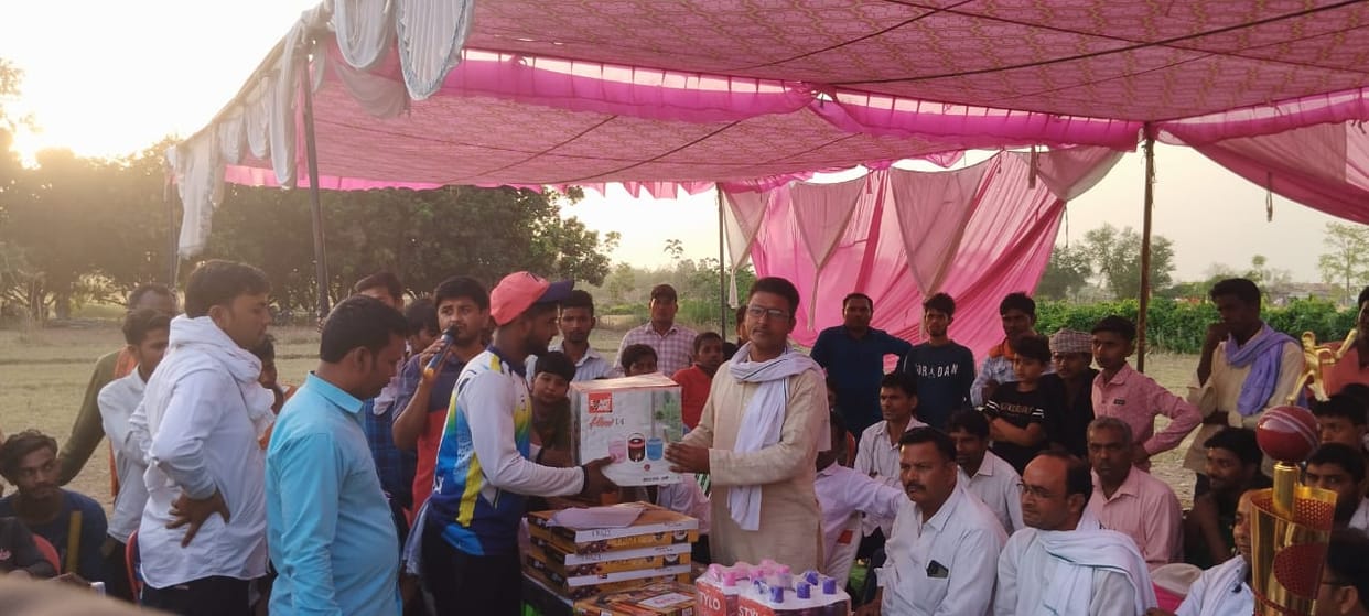 ITI Kaptanganj won the trophy by defeating Maduadih Police Station