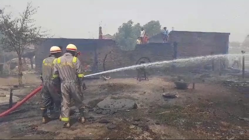 Fire started due to short circuit, 18 houses reduced to ashes