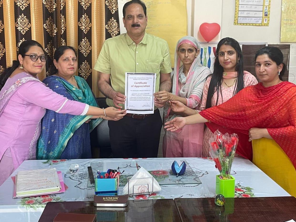 Deputy Director of Education honored the teachers of Jakheda School