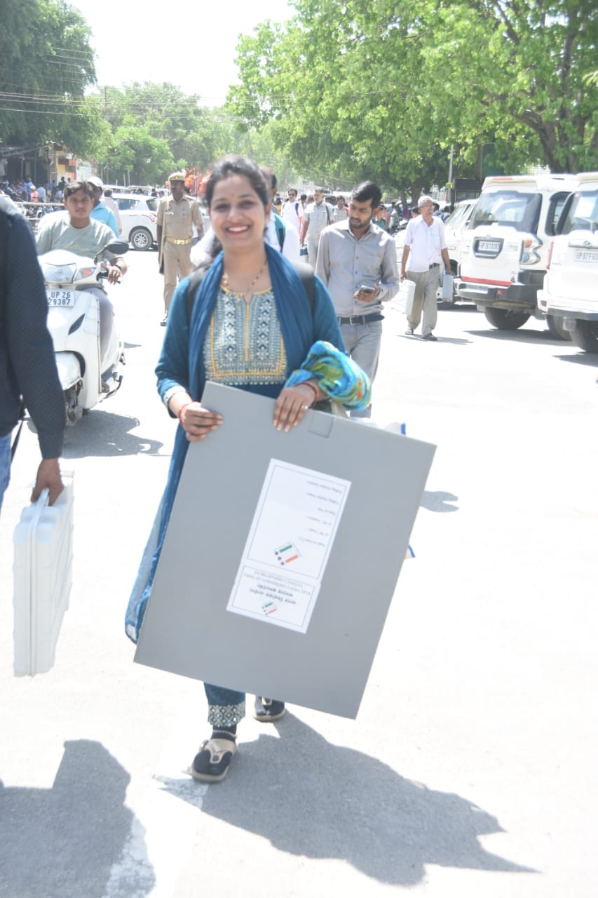 Polling personnel reached the booths...now it's the voters' turn