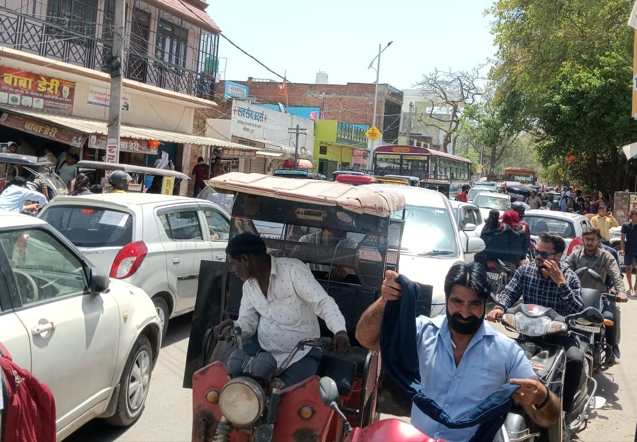 Traffic system disrupted, there was jam on the highway throughout the day