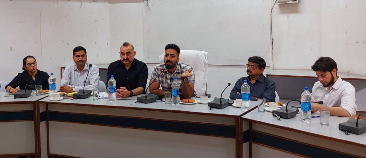 Keep a close eye on drug smugglers: DC