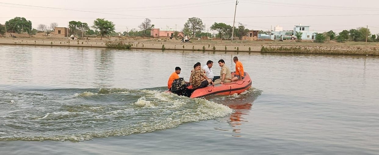 Even NDRF could not find the young man drowned in the pond