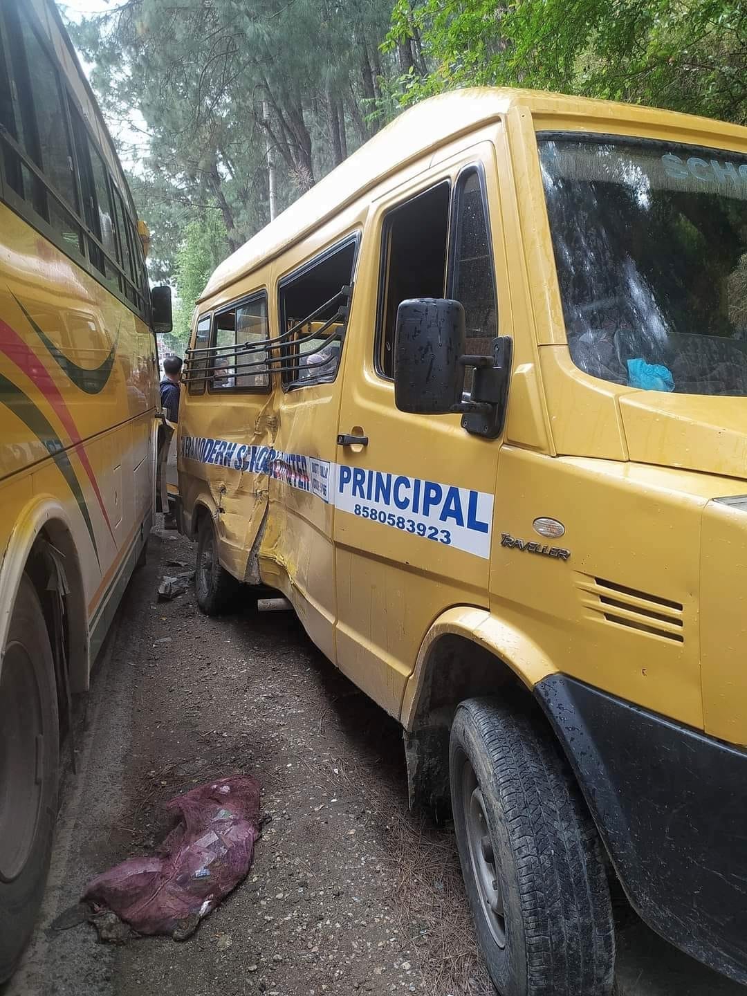 Six students, one teacher injured in collision between private school bus in Shadhabai