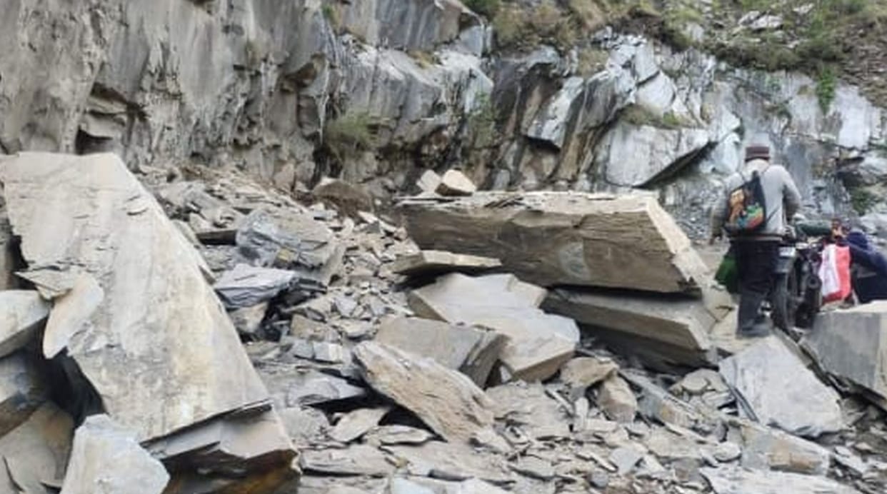 Rescuers search for some 30 people after landslide in southwest China World News In Hindi
