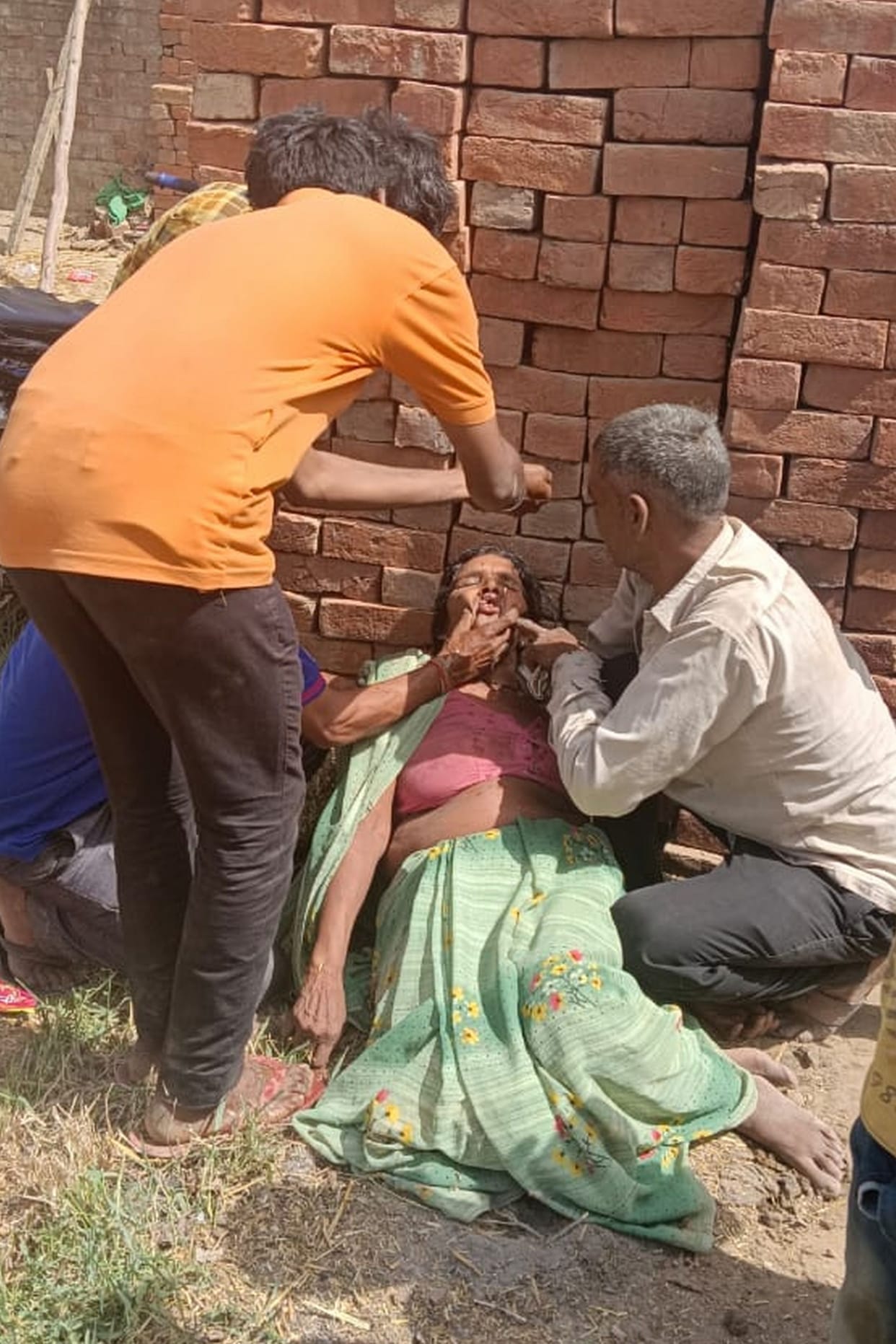 On the assurance of CO, the family performed the last rites of the dead body