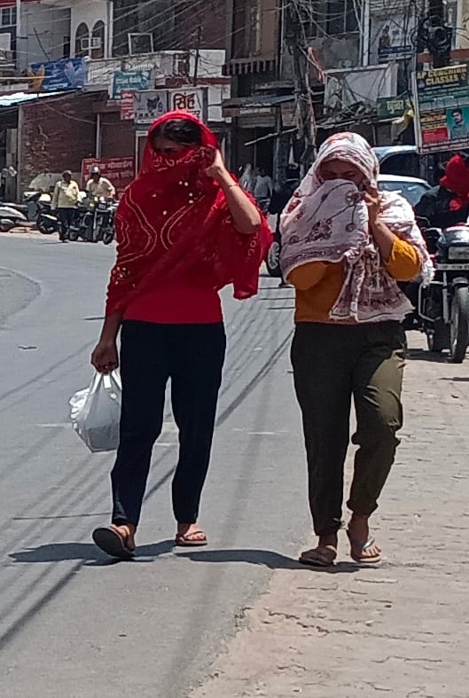 Heat waves started being felt in the afternoon