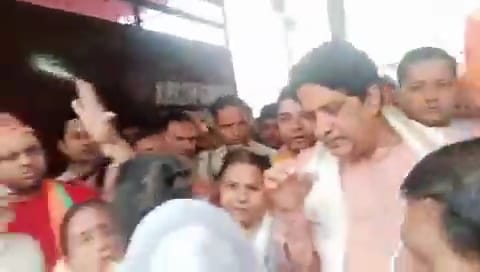 Video of cabinet minister's protest in Tulsi Niketan goes viral