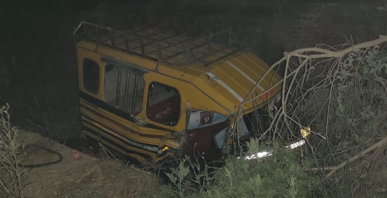 One dead, six injured in collision between pickup and tempo