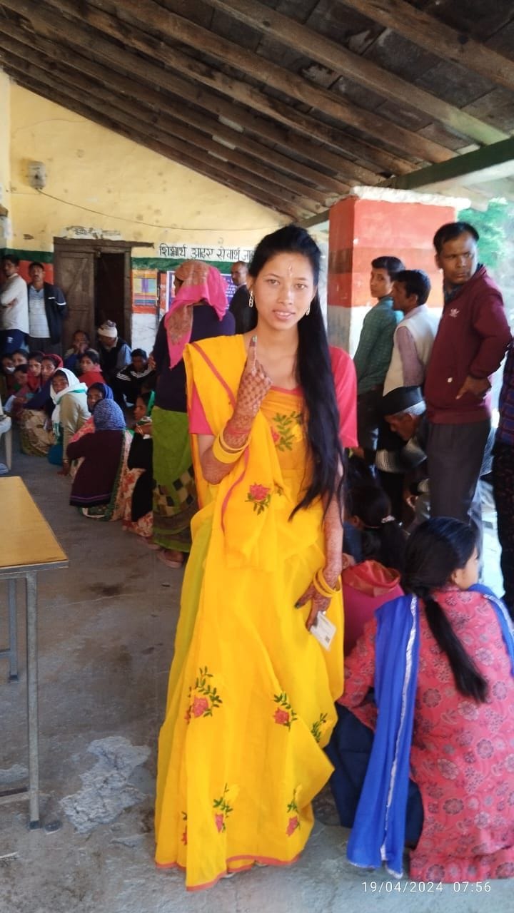 The girl voted before taking seven rounds