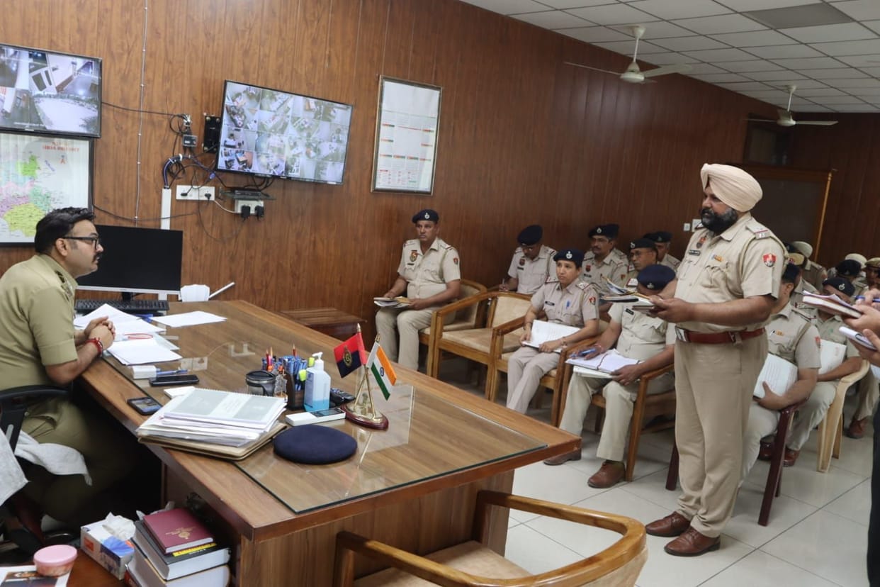 Listen seriously to every person who comes with a complaint: SP