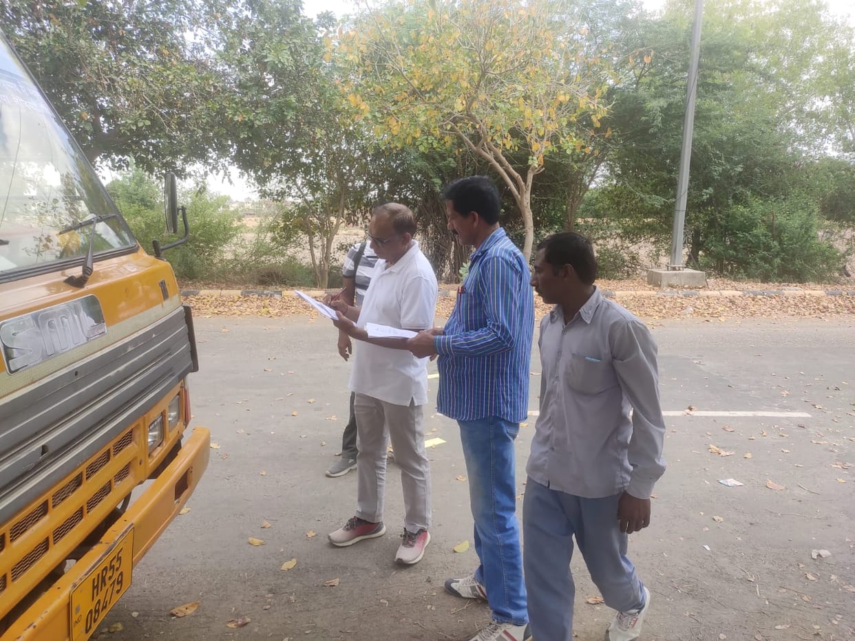 Physical verification of private buses on Sunday also, 8 out of 21 buses did not meet the standards
