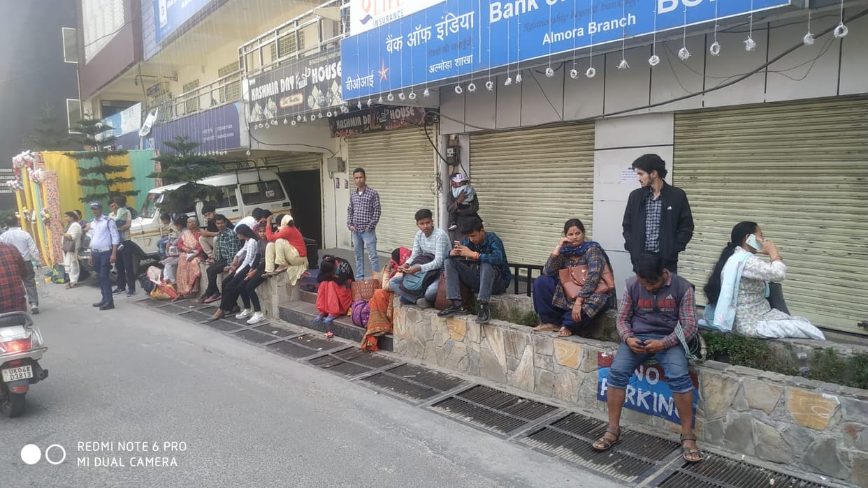 11 roadways services stopped, shortage of kemu and taxi also
