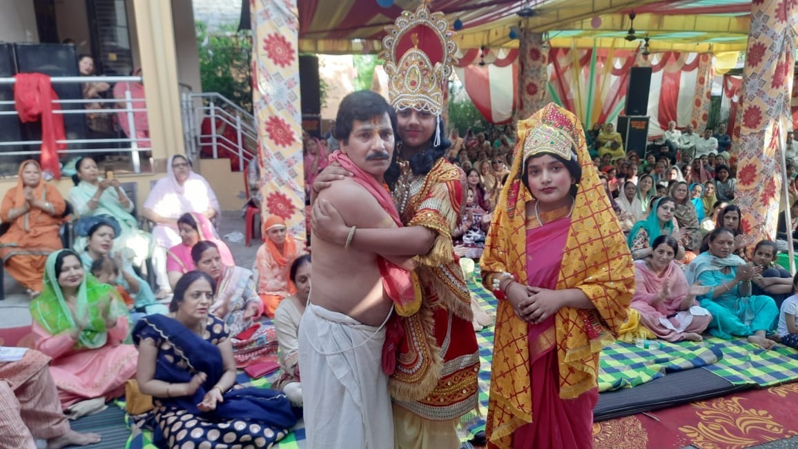 The audience became emotional after seeing the meeting of Krishna and Sudama.