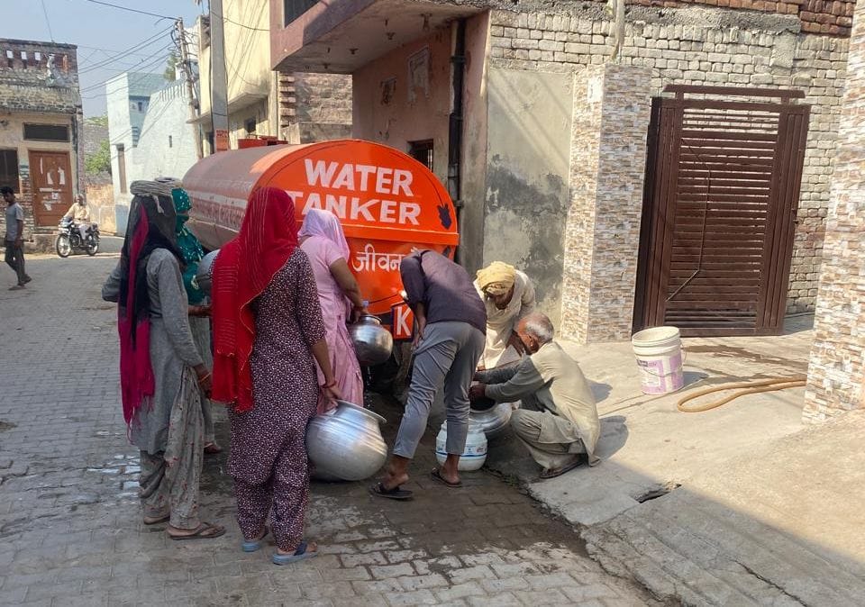 Drinking water problem deepens due to lack of electricity during the day