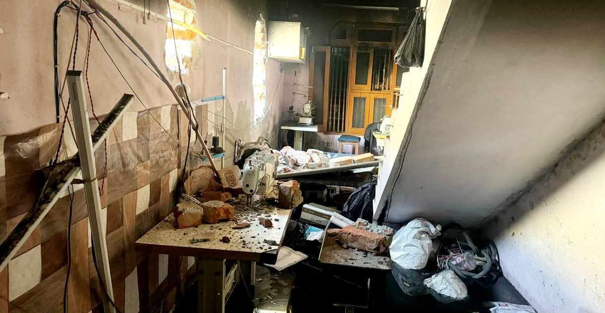 Fire breaks out in wholesaler's shop due to short circuit, clothes worth lakhs burnt