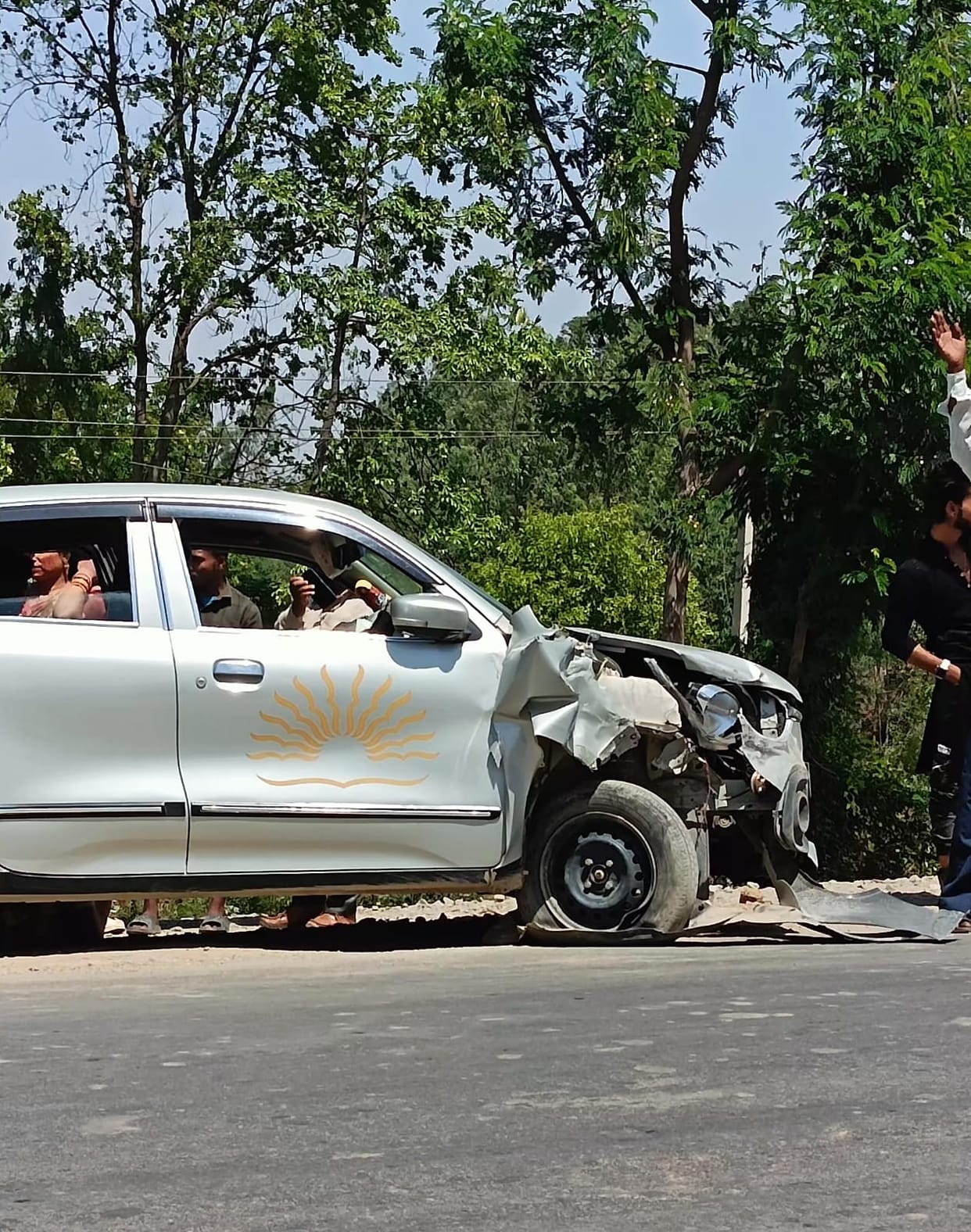 Eight people injured in collision between two cars