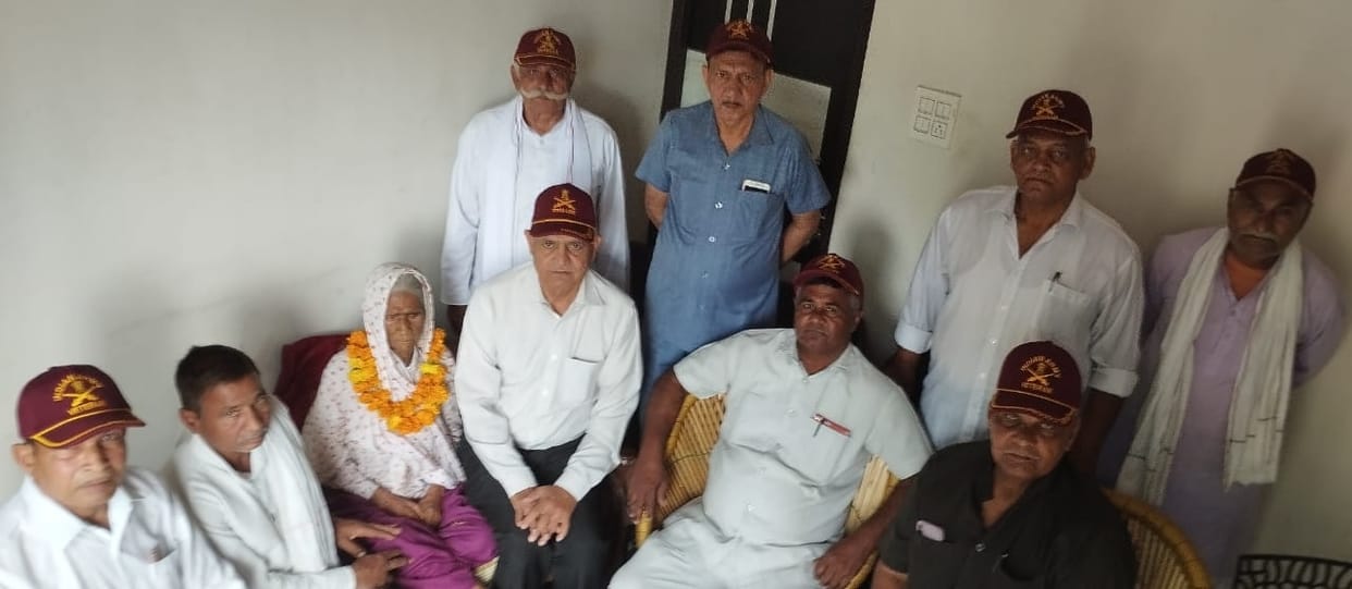 Ex-servicemen know the condition of veteran Bharpa Devi