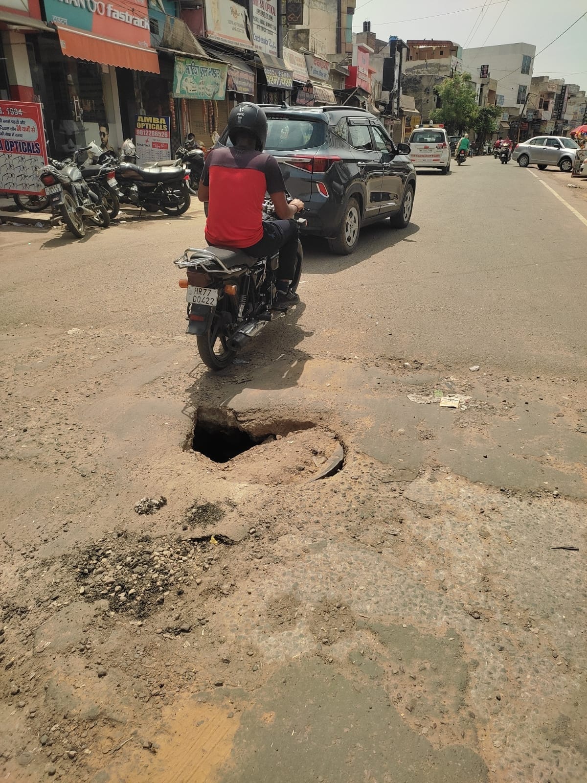 Manhole caved in at Ambedkar Chowk, fear of accident