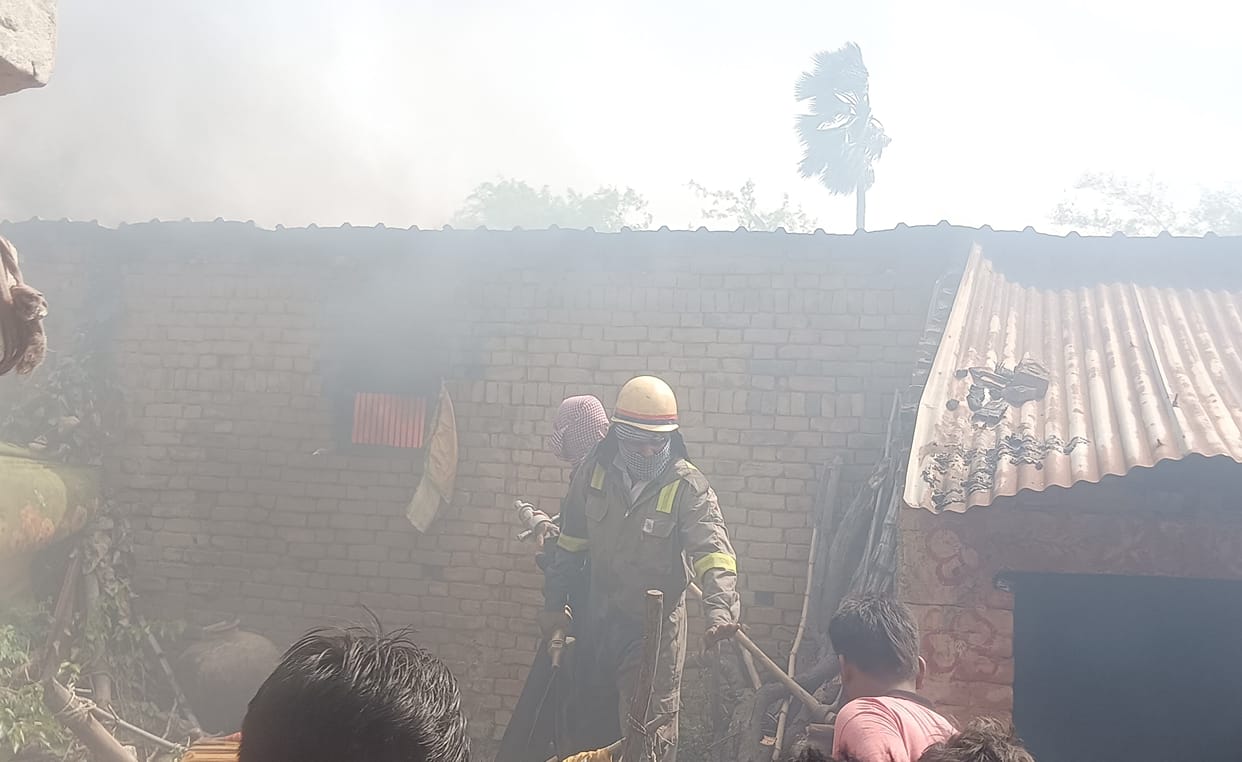 Fire behind petrol pump due to short circuit