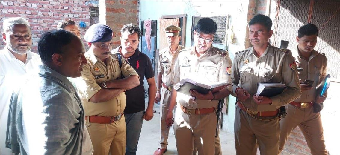 Due to unrequited love, student commits suicide by going to student's house
