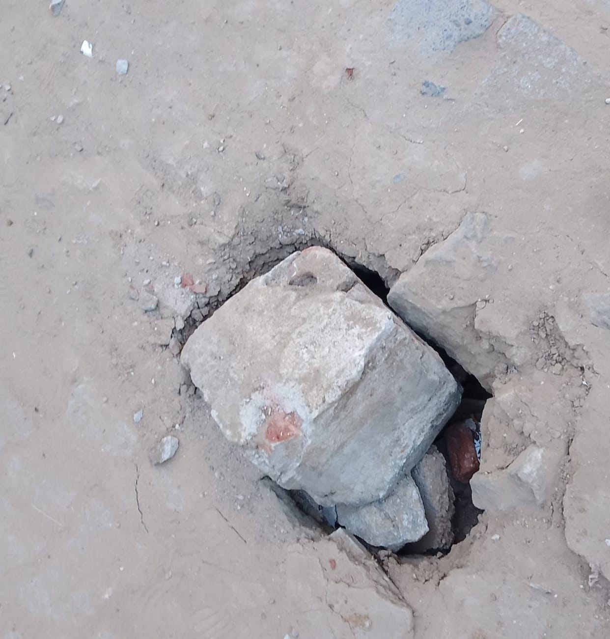 Problem due to water leakage in Mohalla Pranapura