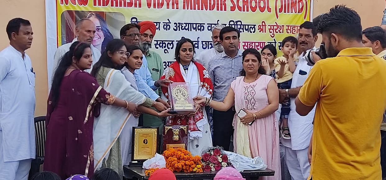 Pratibha gave message to youth to work hard