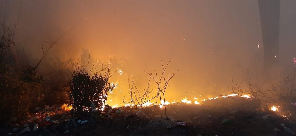 Jam in Almora Ranikhet Highway due to Forest Fire
