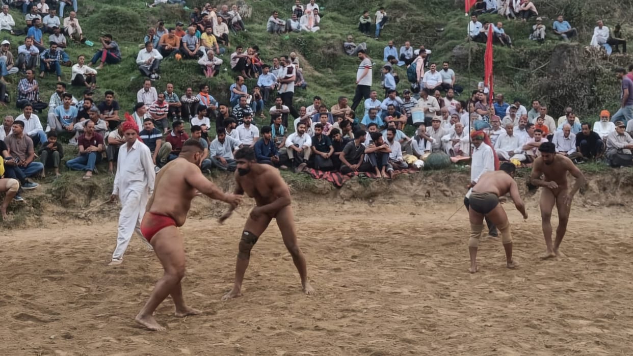 Wrestling match, Dangal in Jarora, Bilaspur, Ghumarwin