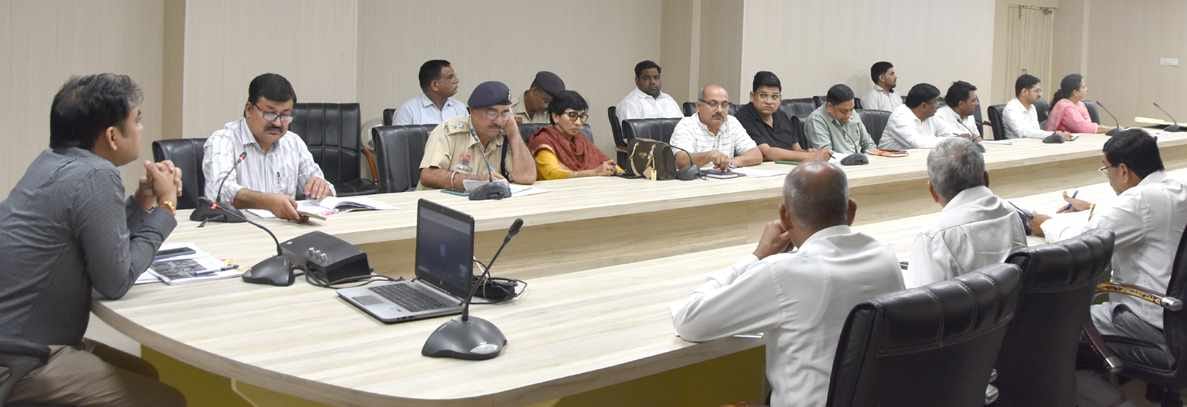 Parents should drop their children to school themselves or use school bus only: DC