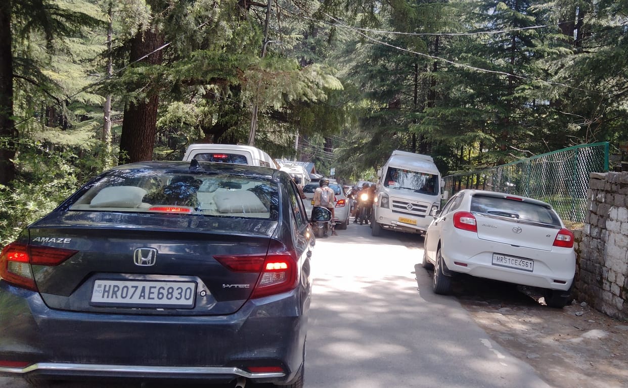 Jam on Loghats road, vehicles stuck for hours