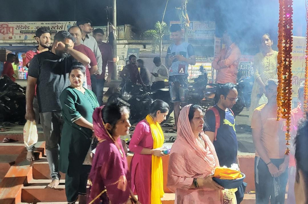 Shobha Yatra took place at some places and Prasad was distributed at some places.