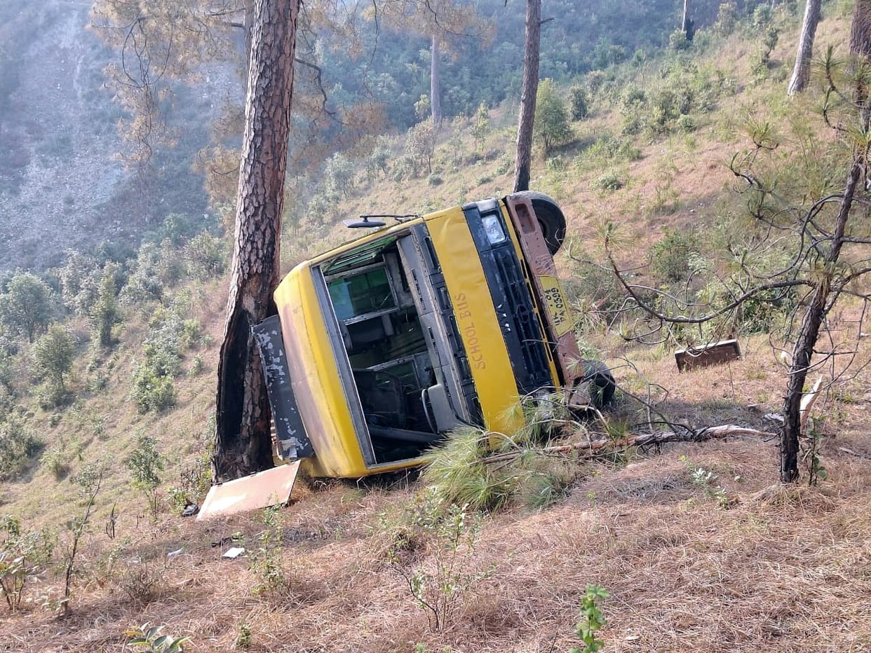 School bus falls into ditch in Bedinag, two children injured