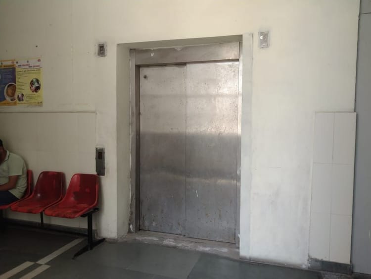 Sonipat News: नागरिक अस्पताल में कई वर्ष से लिफ्ट बंद, मरीज परेशान