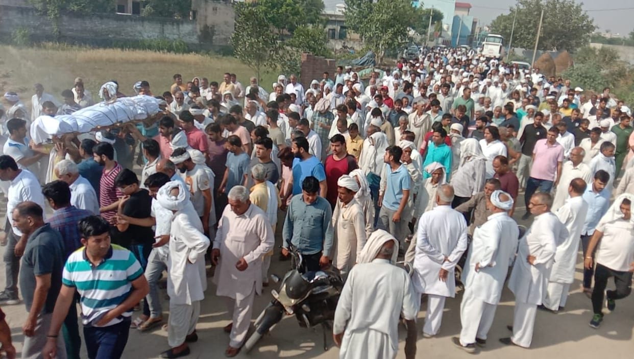 Chirag Antil's last rites were performed at Yamuna Ghat.