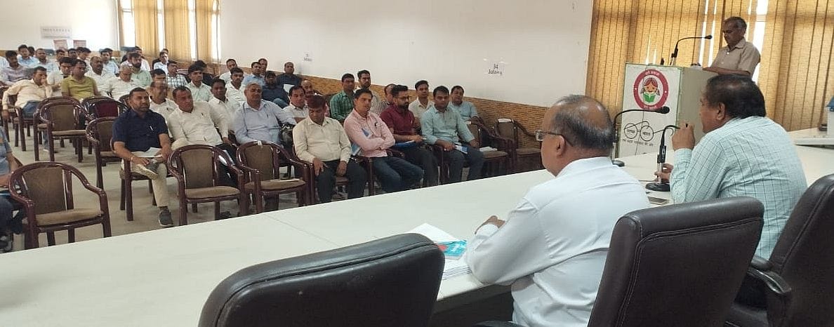 EVM training was given to officers working on duty as master trainers.