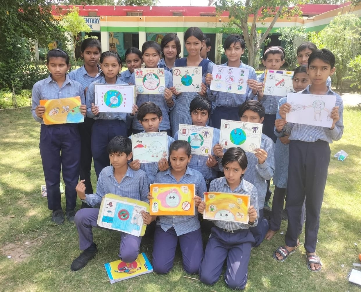 Meenakshi stood first in essay writing competition