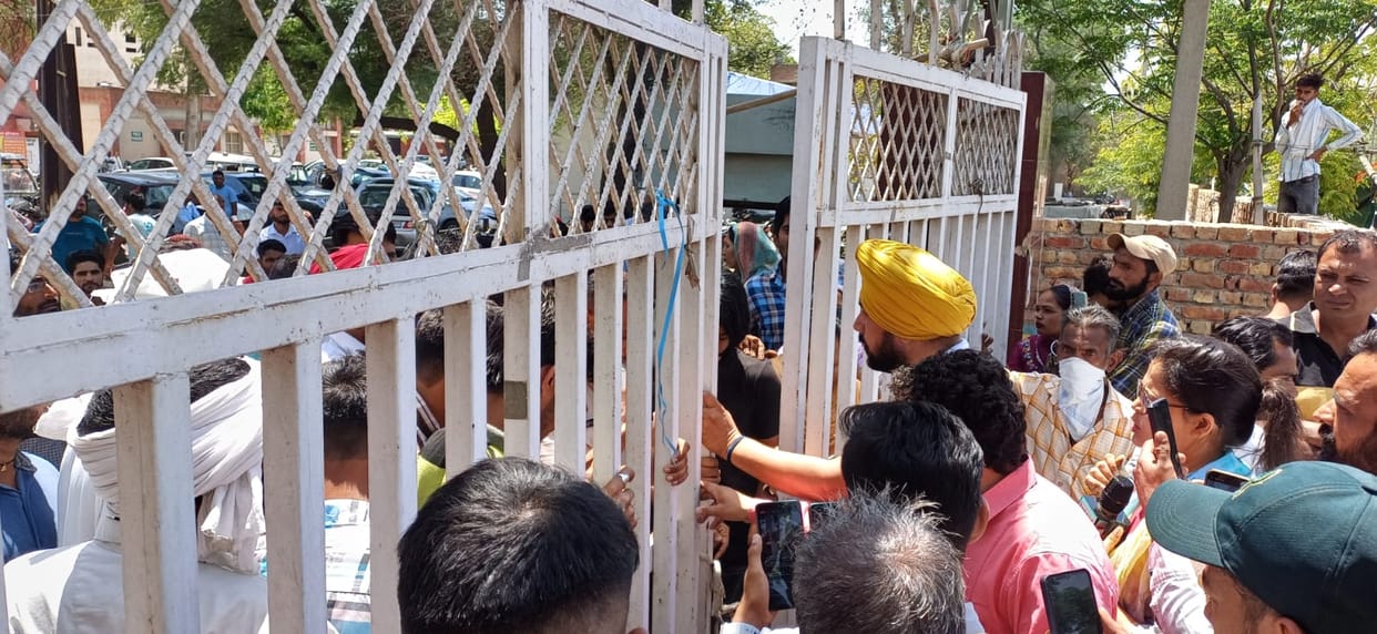 Disabled people and family members raised slogans by closing the hospital gate for 20 minutes