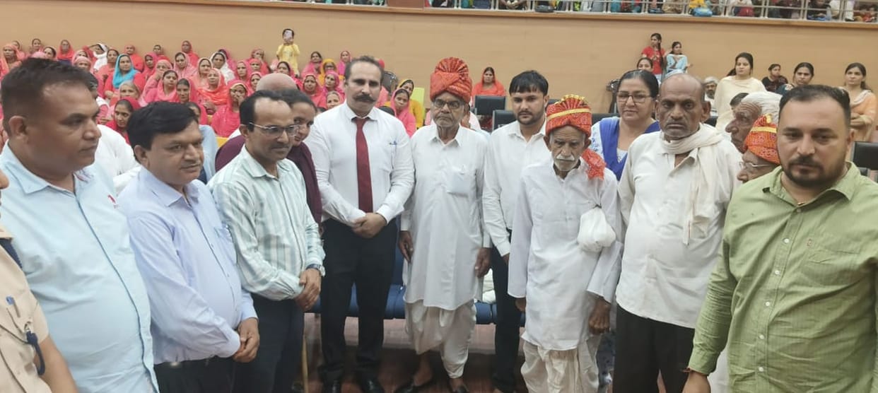Elderly voters were made to wear turbans