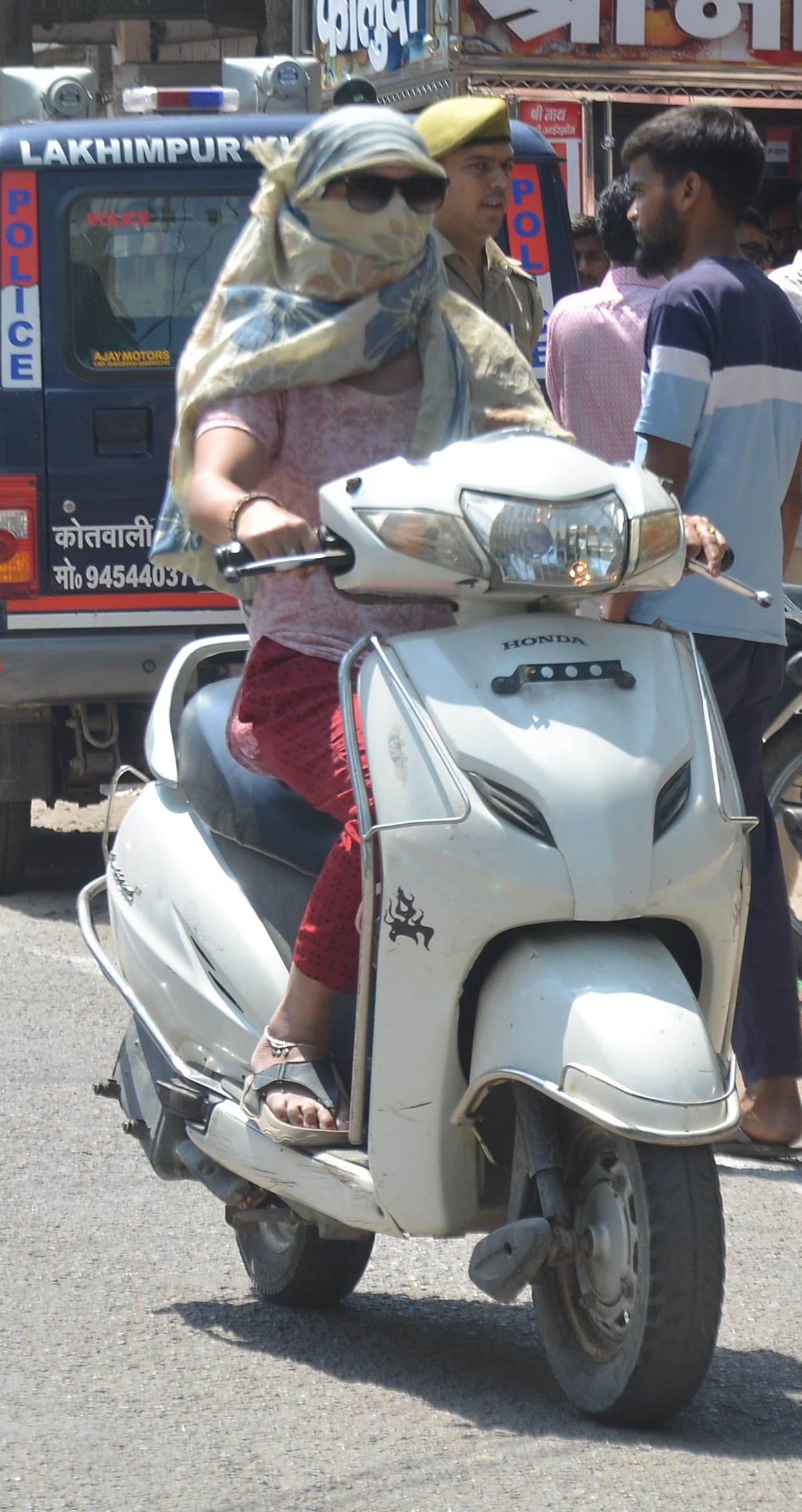 Mercury crossed 39 degrees, scorching sun tormented