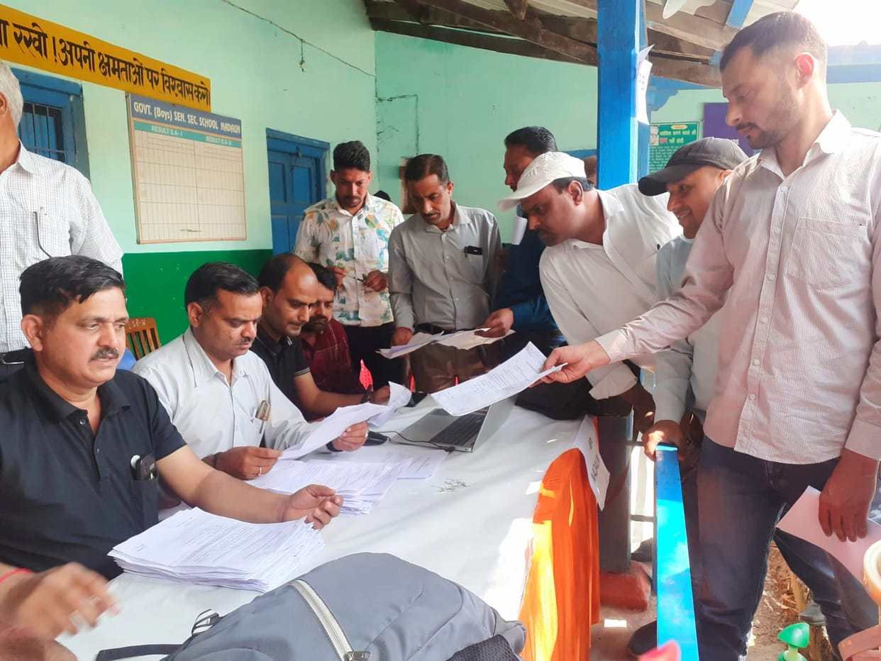 Voting process explained to the presiding and polling officers