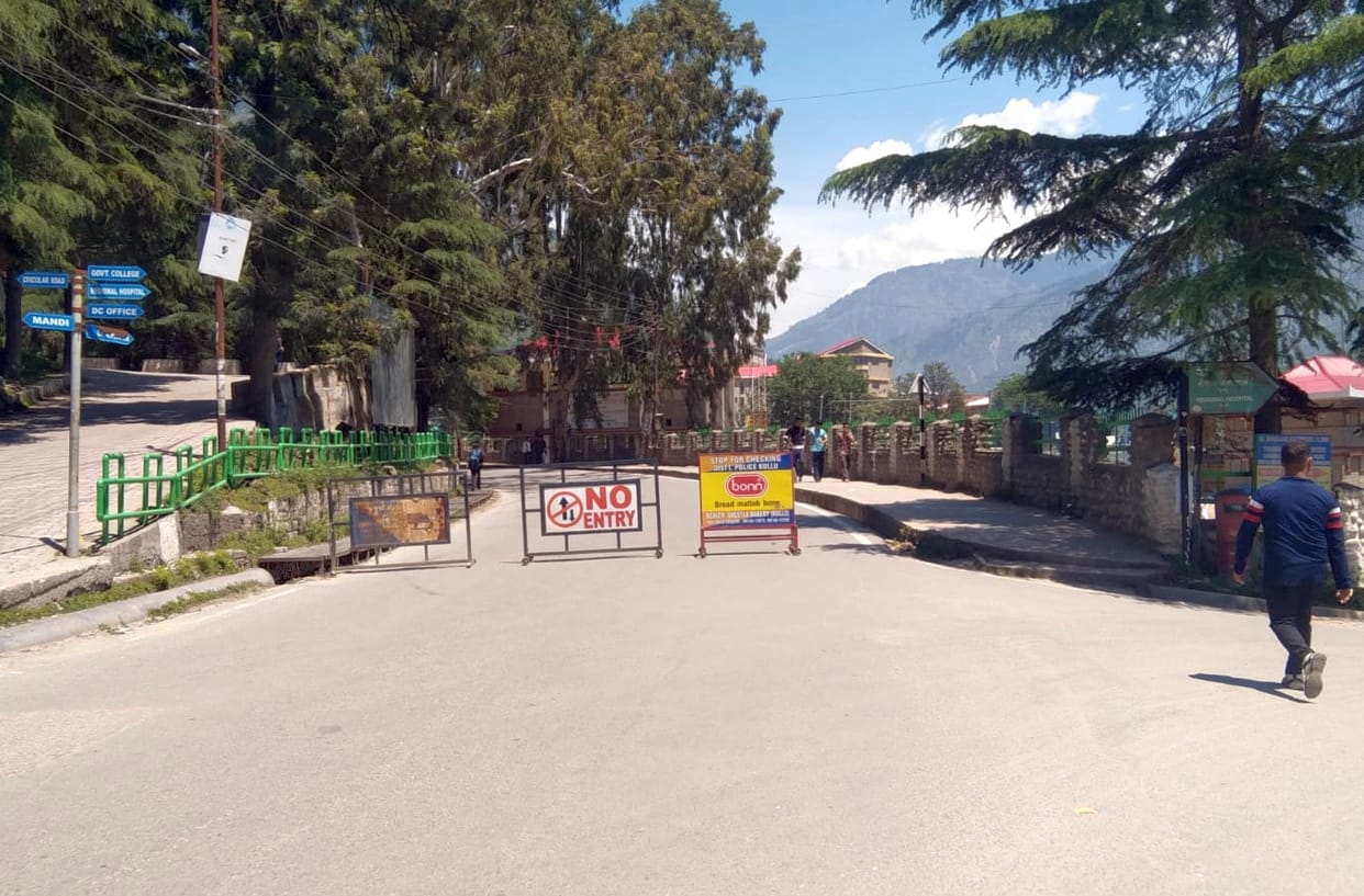 Vehicular movement closed from Dhalpur Chowk to College Gate